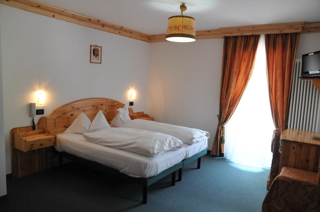 Hotel Ciamol Campitello di Fassa Cameră foto